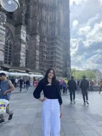 Helfer Sara Ivette aus Stuttgart